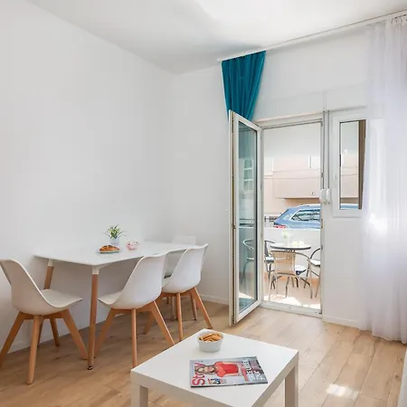 Apartament Magnolia Center 2 *