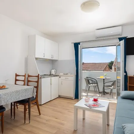 Magnolia Center 2 Apartamento Makarska
